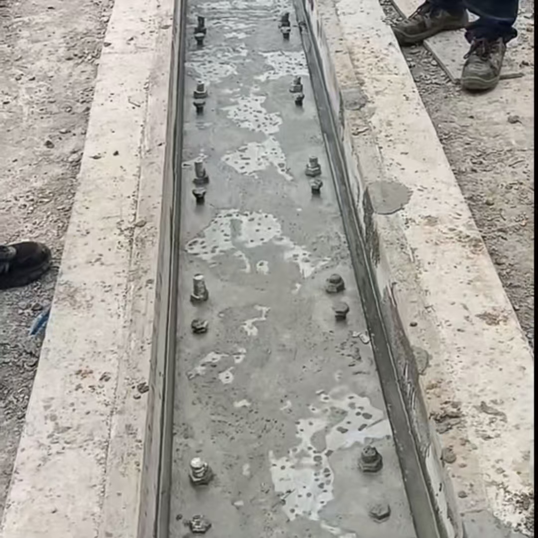 苍溪港口码头起重机龙门吊重型机械设备稳固用早强快凝轨道胶泥